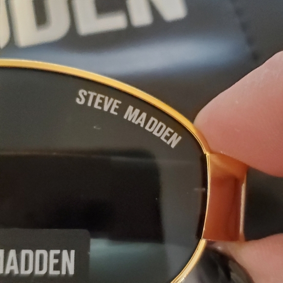 Steve Madden Gold Frame Sunglasses MYSTIE. UV PROTECTION GREEN BLUE LENSE. NWT - Picture 6 of 11